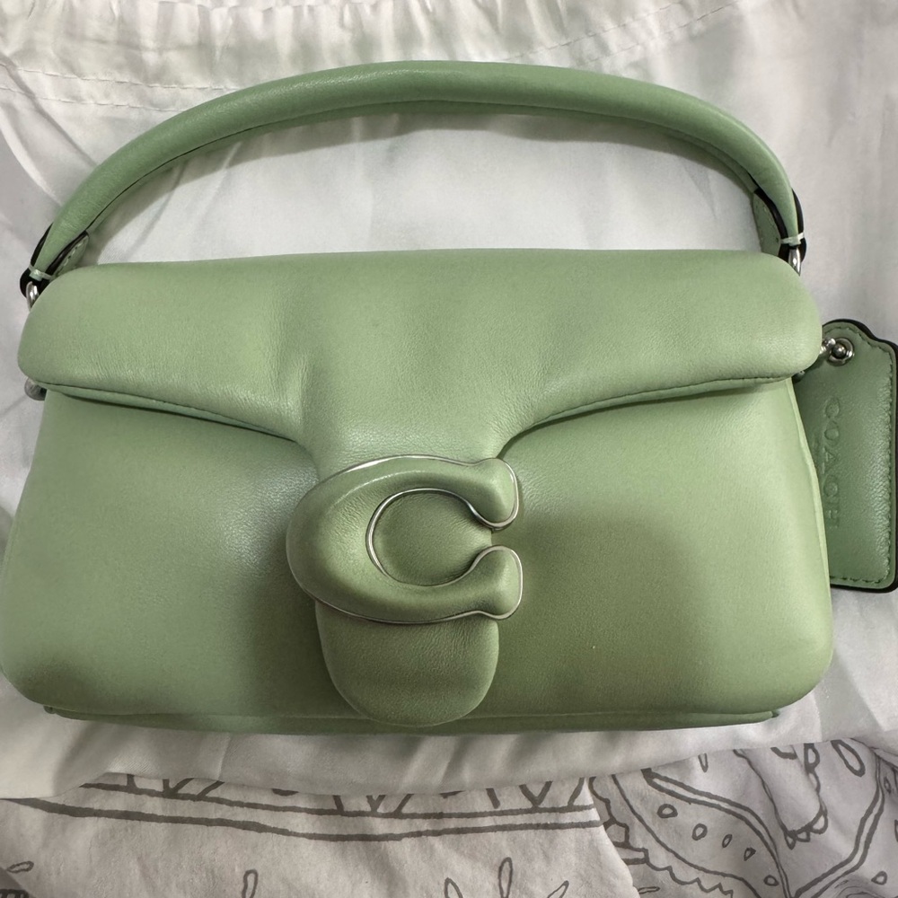 Coach Pillow Tabby 18 Bag